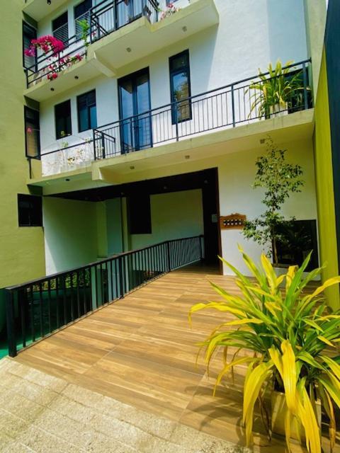 'Kandy Lake Round Apartment Exterior foto